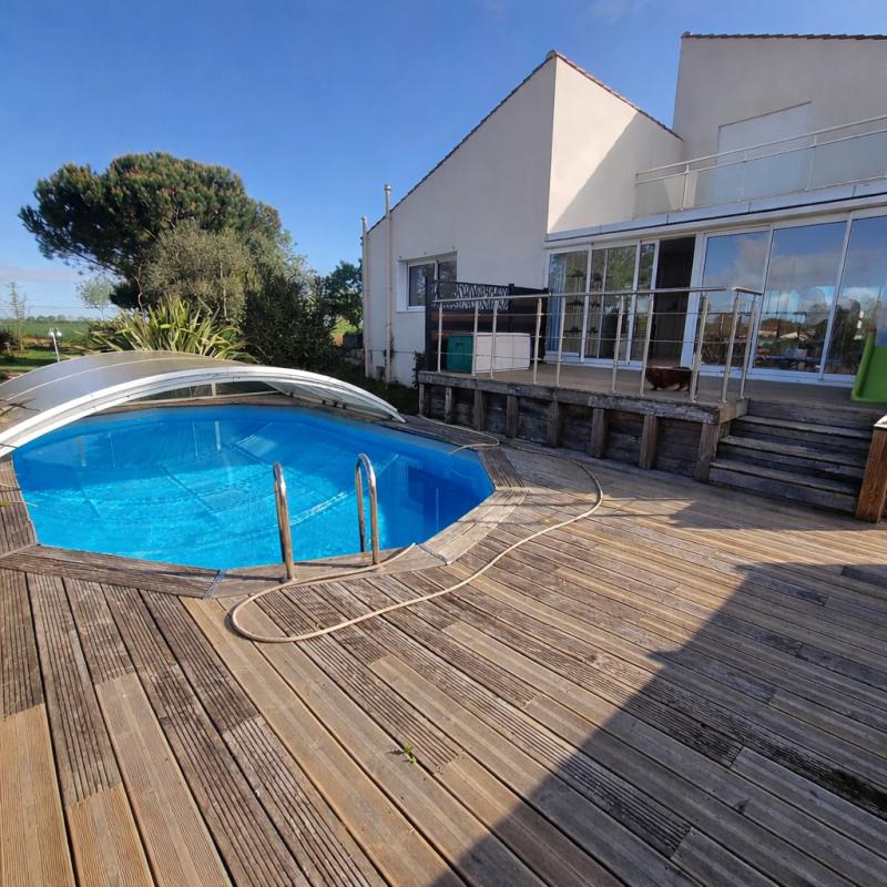 LA JONCHERE Maison bourgeoise La Jonchère 10 pièce(s) 307 m2 10