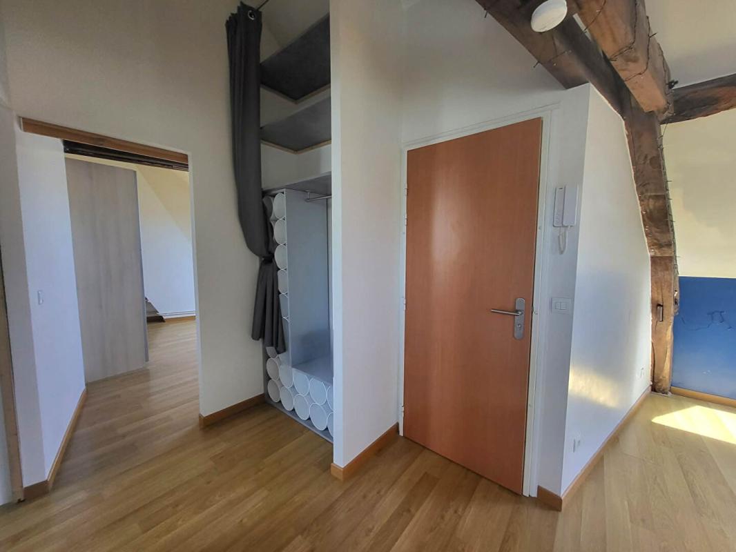 PITHIVIERS Appartement de charme ? Dernier étage ? Centre-ville de Pithiviers 8