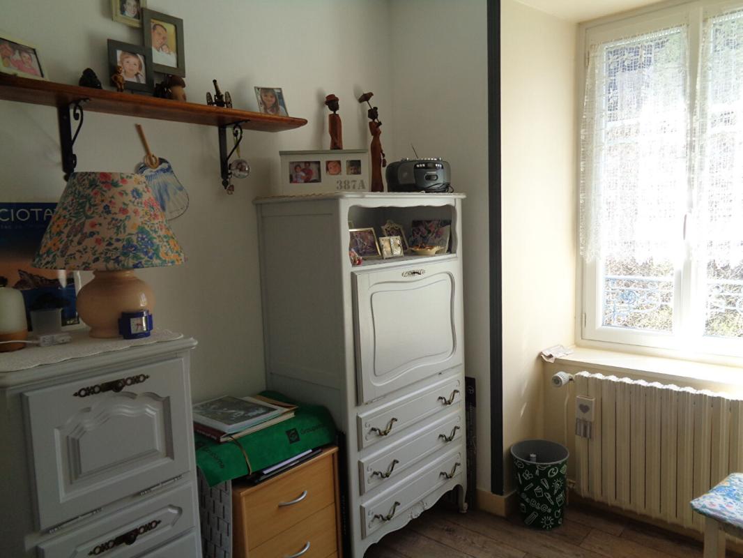 SAINT-BONNET-DE-MONTAUROUX Saint Bonnet Laval(48), maison de 200 m2, 6 chambres avec 1866 m2 de terrain 3