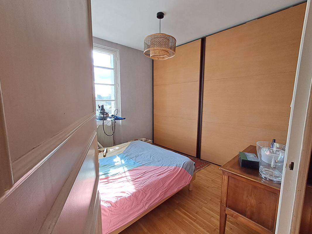 CHAMPFORGEUIL Maison  7 pièce(s) 177 m2 10