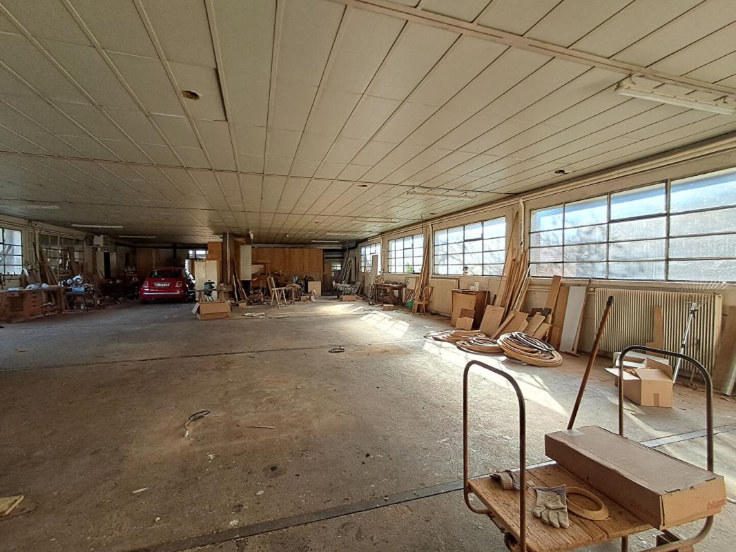 CHAMPFORGEUIL Maison  7 pièce(s) 177 m2 15