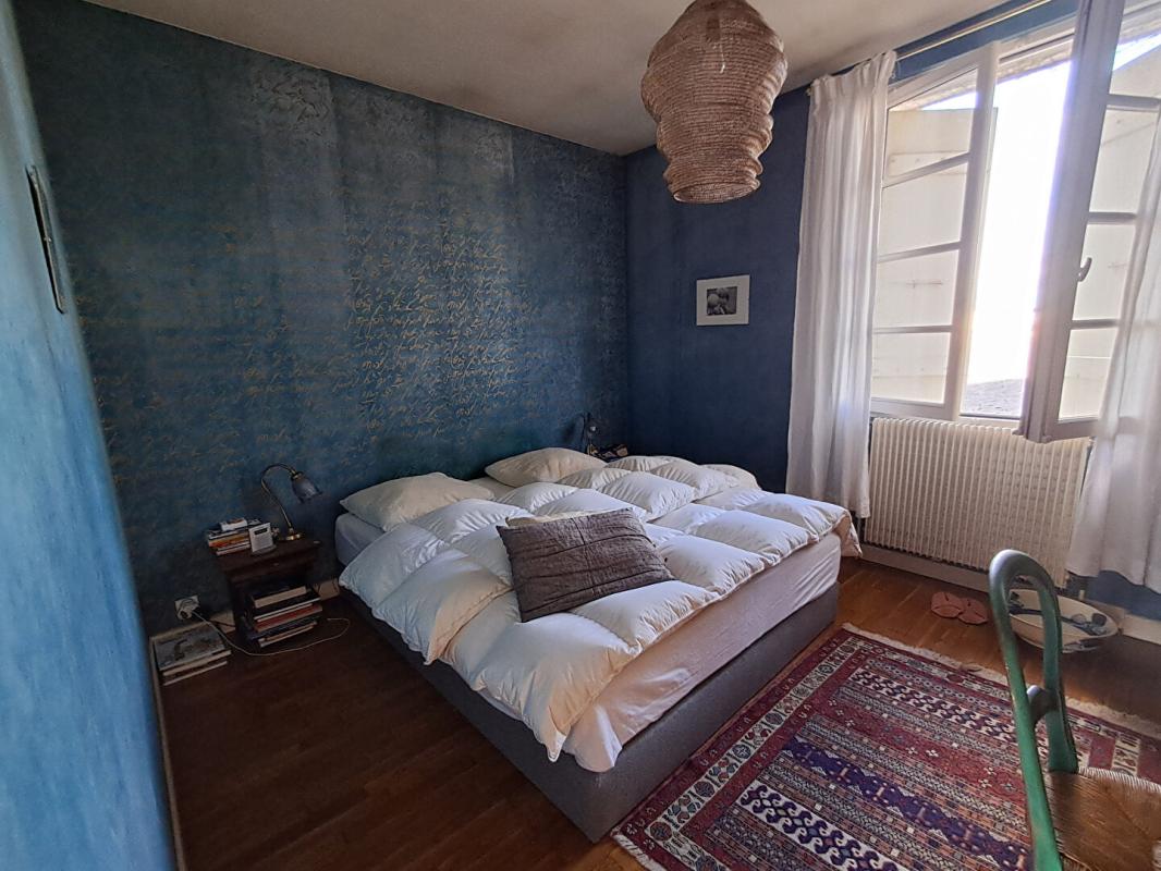 CHAMPFORGEUIL Maison  7 pièce(s) 177 m2 7