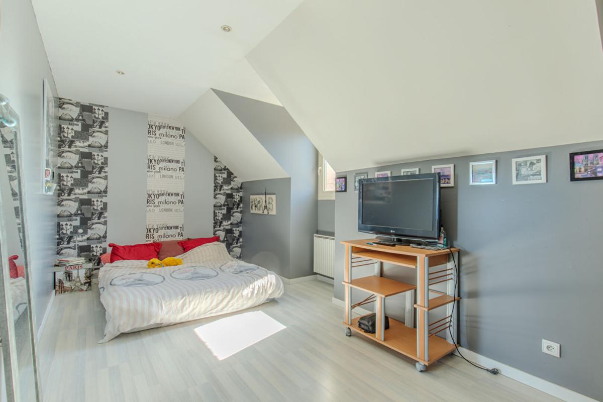 JAMBVILLE Maison familiale à vendre sur Jambville 9