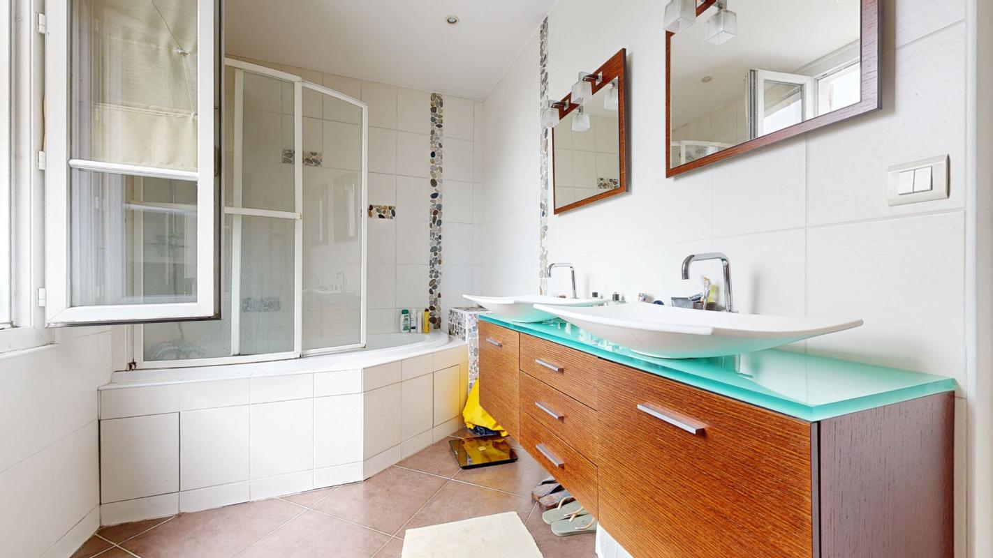 ENGHIEN-LES-BAINS Magnifique maison Enghien Les Bains 11 pièces 260 m2 14