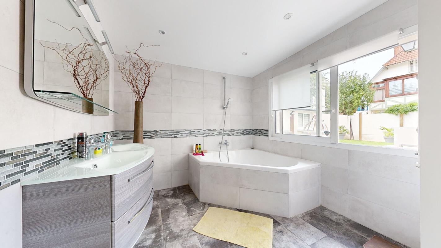 ENGHIEN-LES-BAINS Magnifique maison Enghien Les Bains 11 pièces 260 m2 6