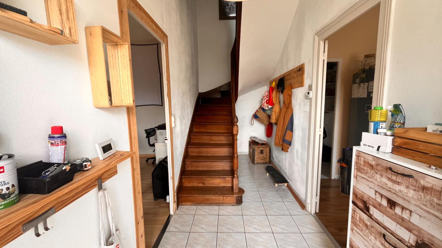 CHATEAU-DU-LOIR Maison Montval Sur Loir 4 pièce(s) 102 m2 - 3 chambres - centre ville 1