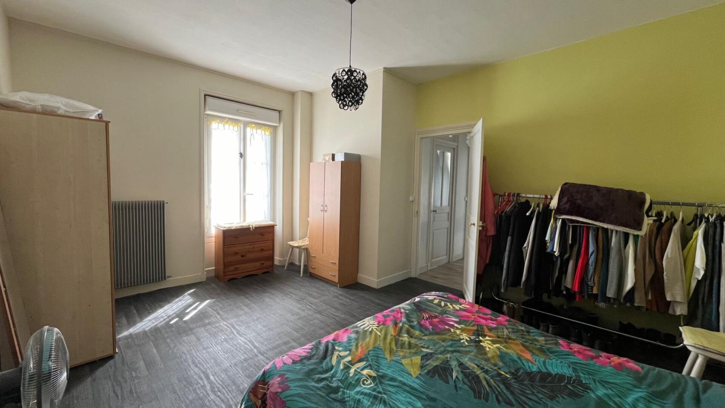 CHATEAU-DU-LOIR Maison Montval Sur Loir 4 pièce(s) 102 m2 - 3 chambres - centre ville 8