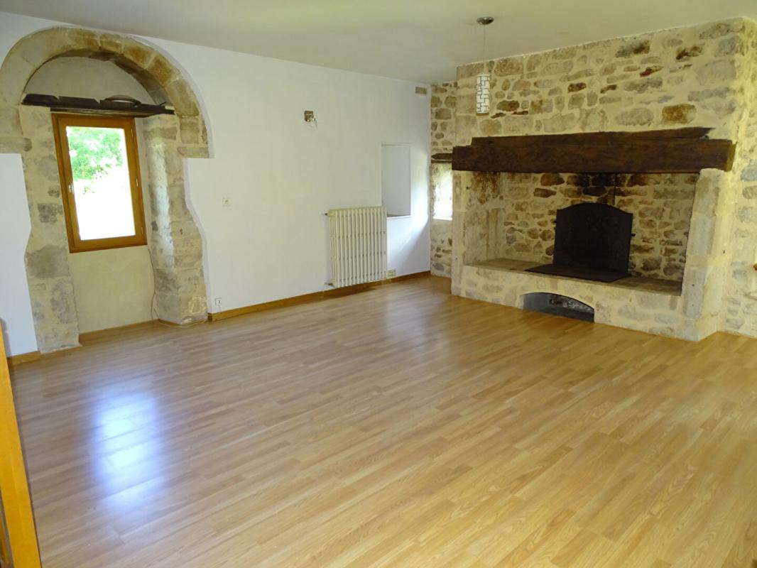 LE LARDIN-SAINT-LAZARE Maison Le Lardin Saint Lazare 4 pièce(s) 92 m2 13