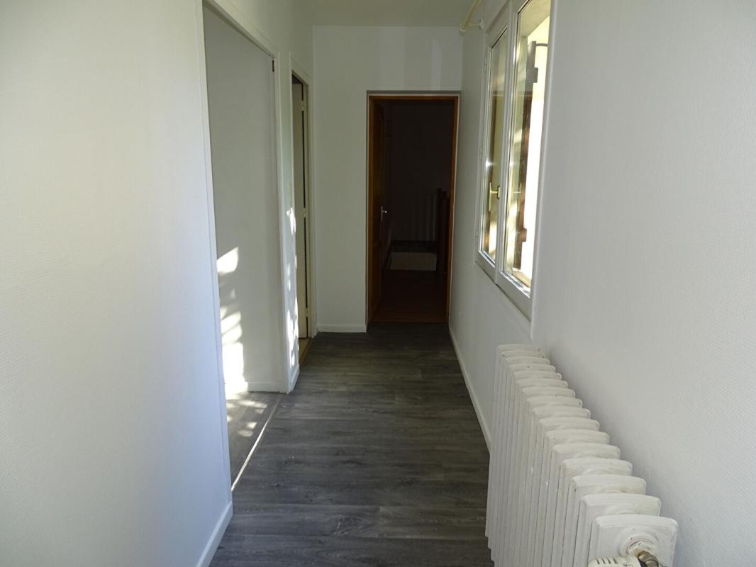 LE LARDIN-SAINT-LAZARE Maison Le Lardin Saint Lazare 4 pièce(s) 92 m2 14