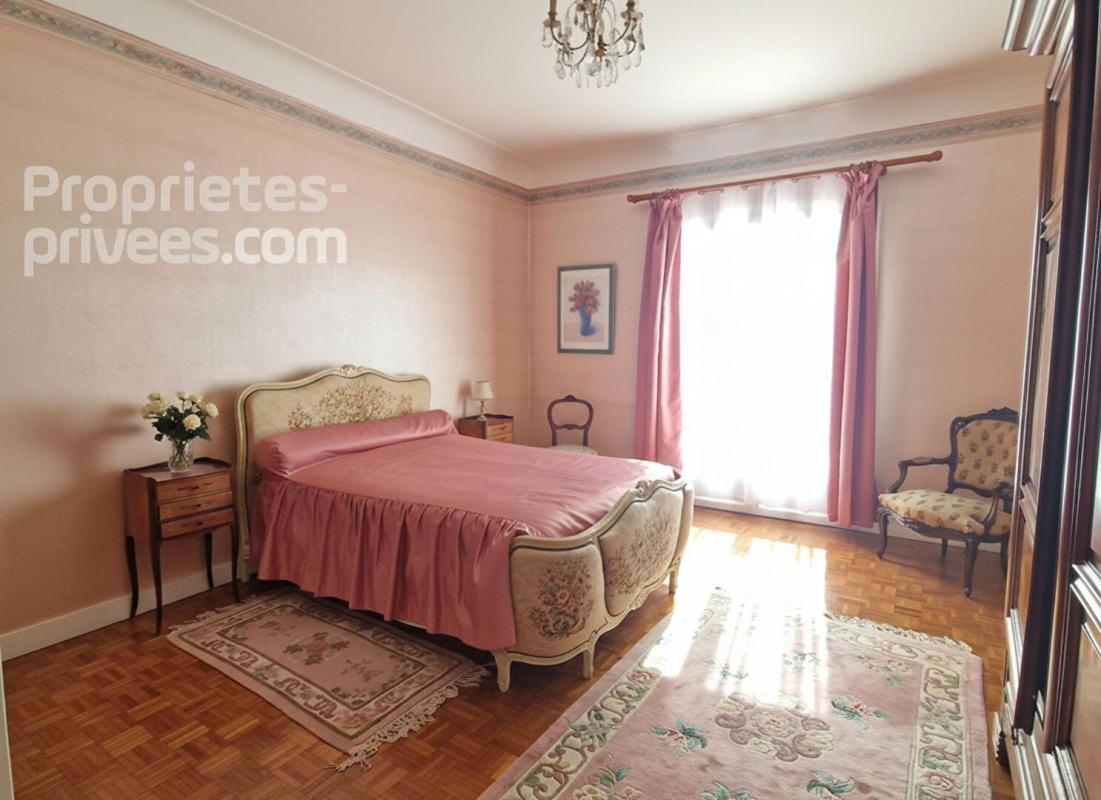 SAINT-ANDRE-DE-CUBZAC Grande maison proche commodités 5