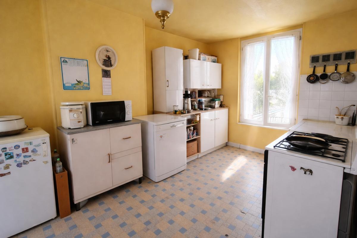 BROU Immeuble Brou 3 logements total de 246 m2 hab 13