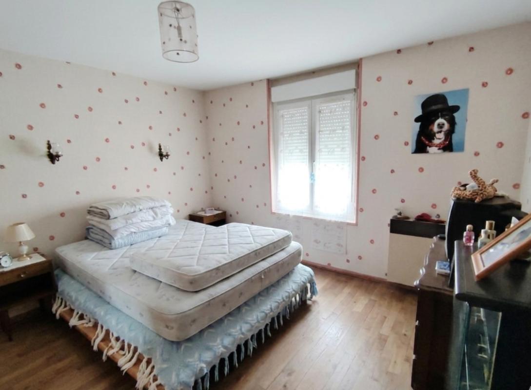 BROU Immeuble Brou 3 logements total de 246 m2 hab 14