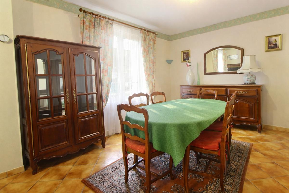 BROU Immeuble Brou 3 logements total de 246 m2 hab 6