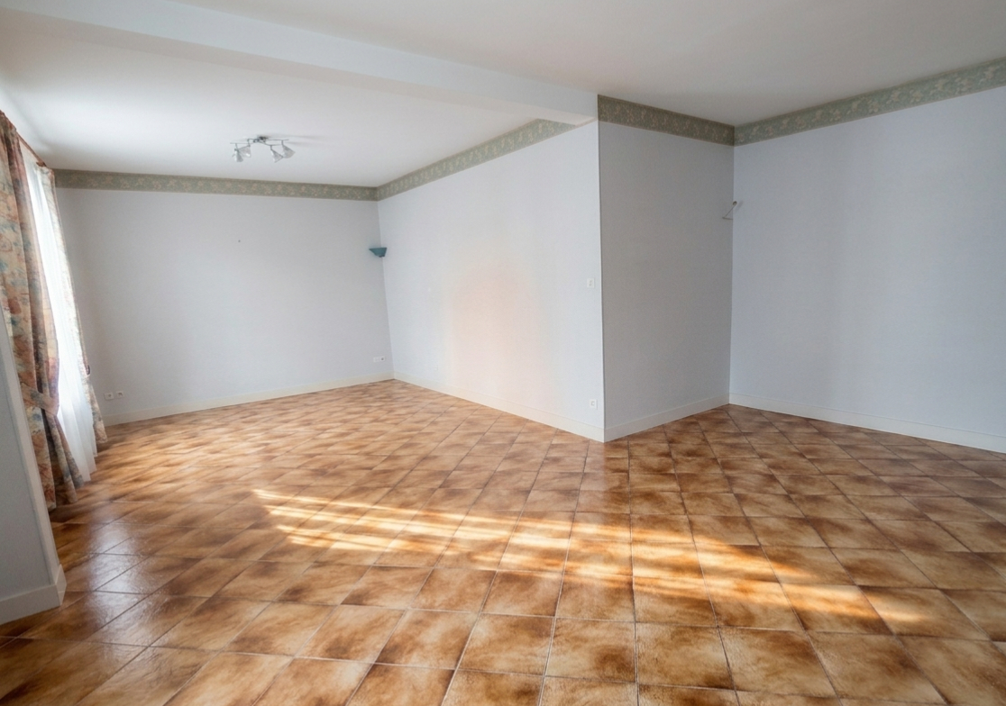 BROU Immeuble Brou 3 logements total de 246 m2 hab 7