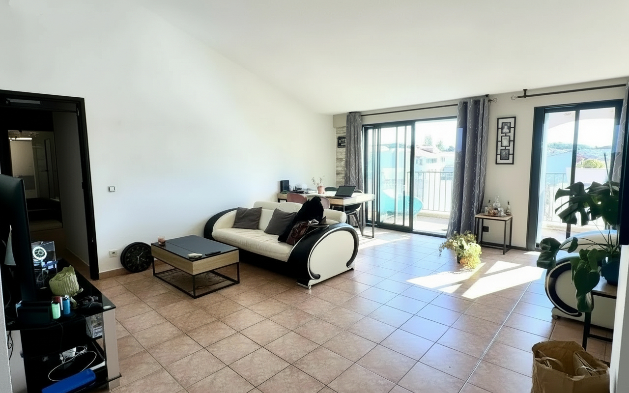FREJUS Superbe appartement 4 pièces dernier étage avec terrasse et piscine 5