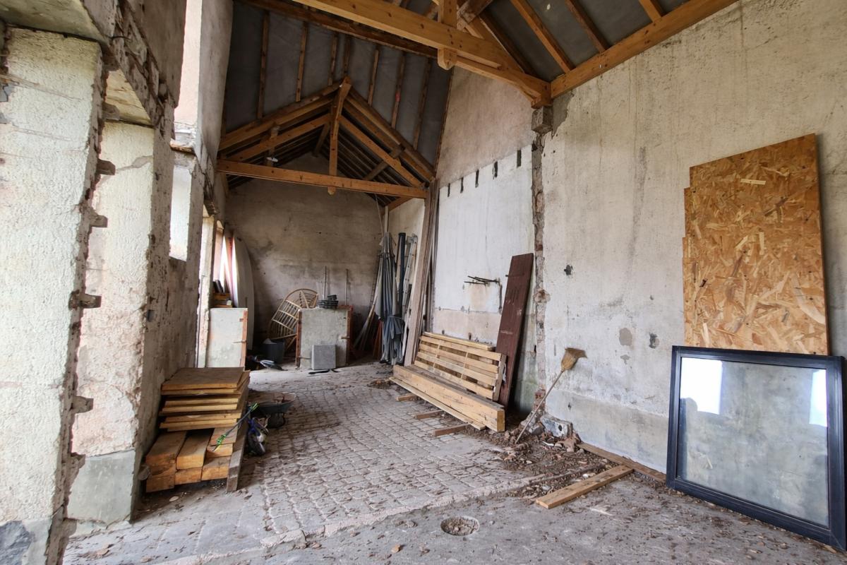 GIROMAGNY Immeuble professionnel ? Fort potentiel 5