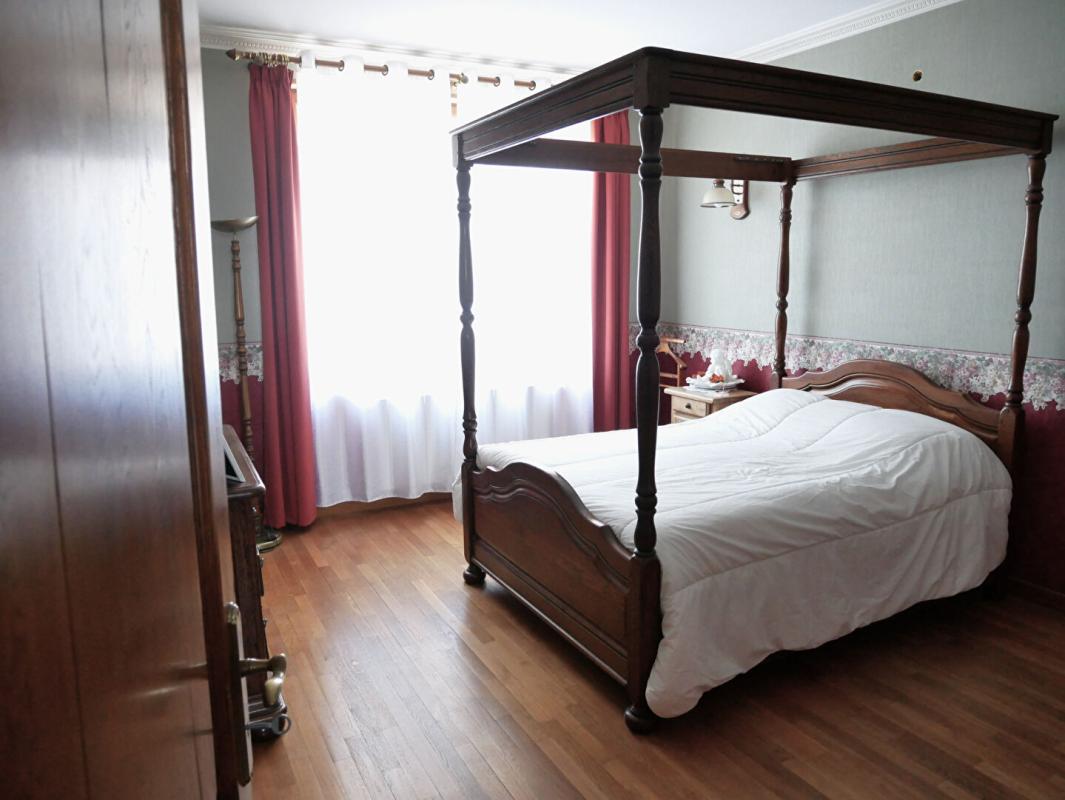 GOURNAY-EN-BRAY APPARTEMENT CENTRE DE Gournay En Bray 4 CHAMBRES 140 m2 7