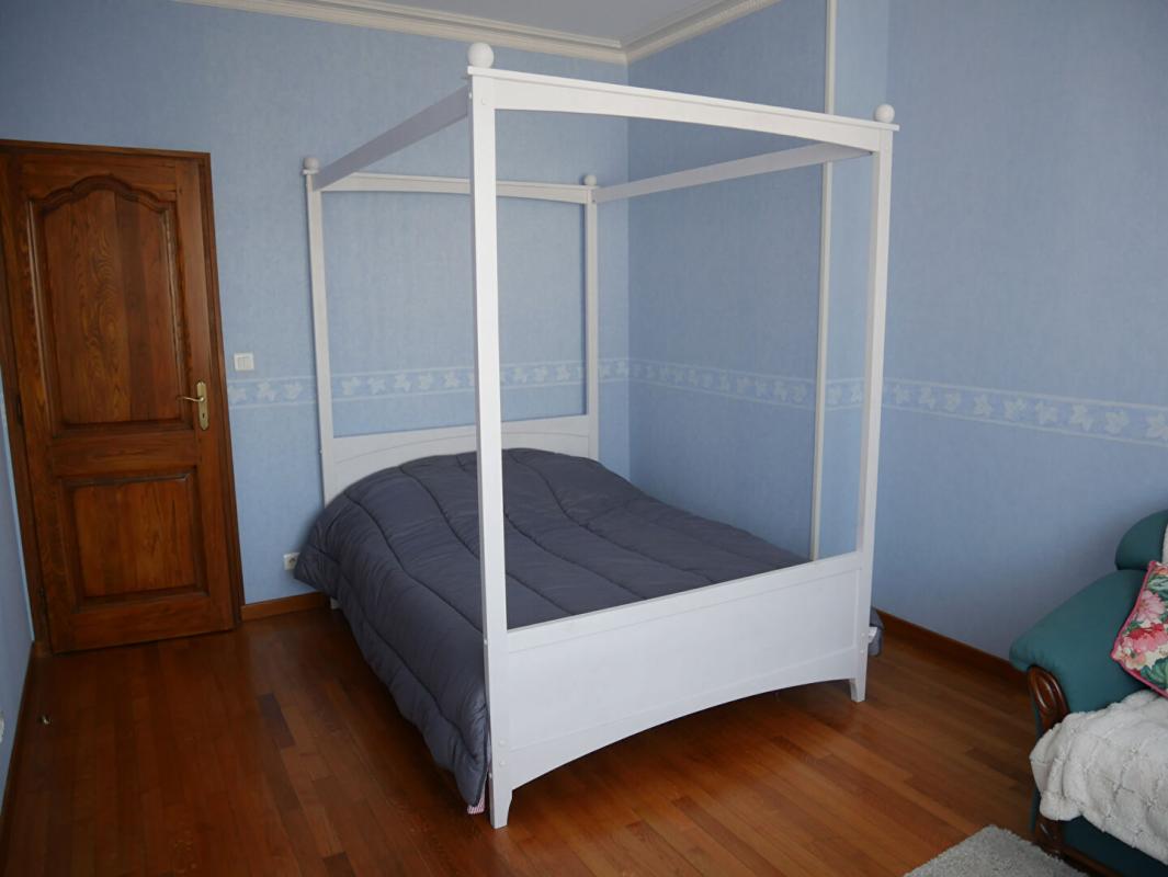 GOURNAY-EN-BRAY APPARTEMENT CENTRE DE Gournay En Bray 4 CHAMBRES 140 m2 8