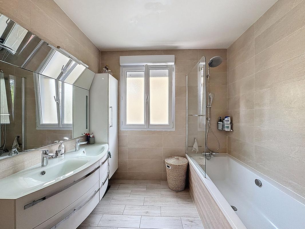 IGNY PROPRIÉTÉ D'EXCEPTION -  241m2 -  SPA PRIVATIF  - SANS VIS-À-VIS  DPE C - LISIÈRE DU BOIS 11