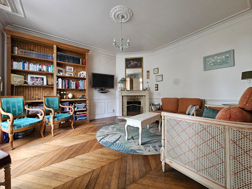 BEAUCHAMP DEMEURE D'EXCEPTION * QUARTIER PRISÉ DE LA CHASSE * 6