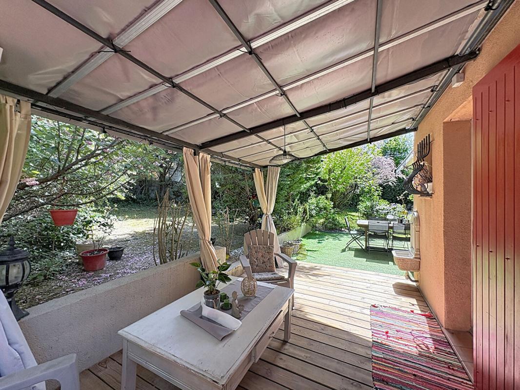 MANOSQUE Maison de caractère, grands volumes à Manosque 15