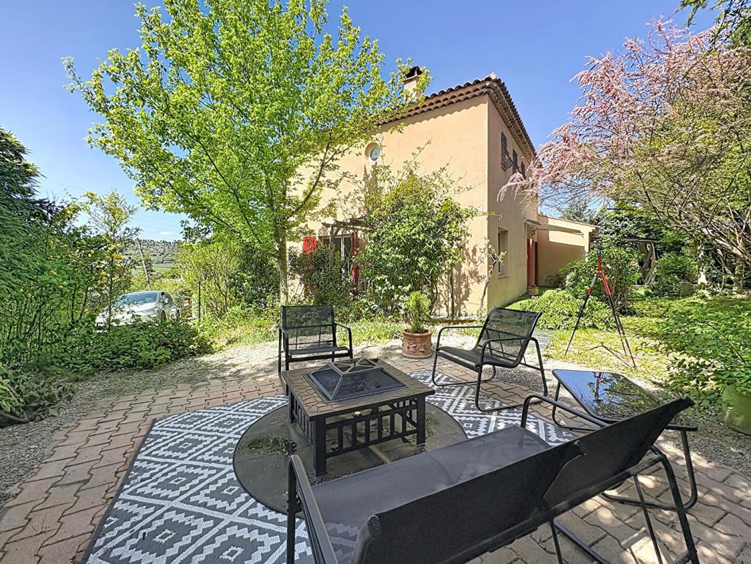 MANOSQUE Maison de caractère, grands volumes à Manosque 16
