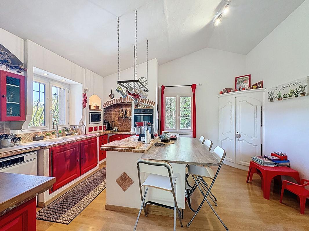 MANOSQUE Maison de caractère, grands volumes à Manosque 6