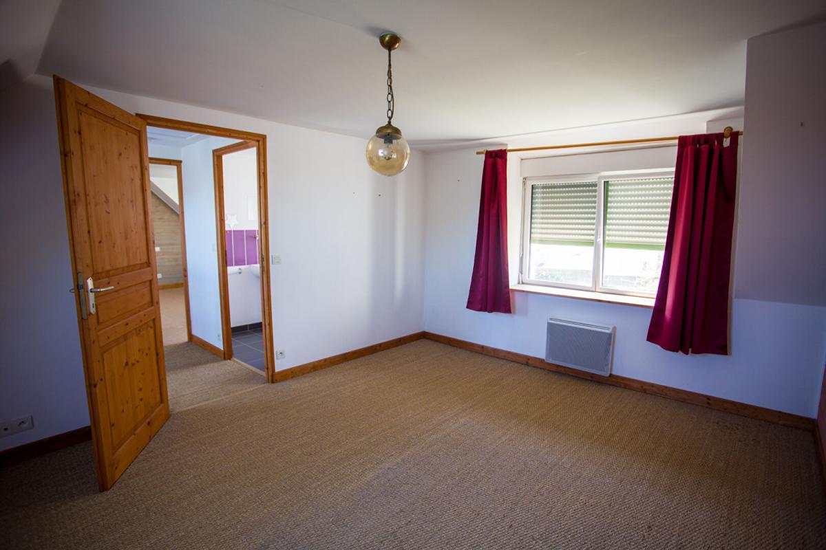 PLEUBIAN Maison avec 2 logements indépendants ,Rentabilité immédiate sur la Presqu'île Sauvage 16