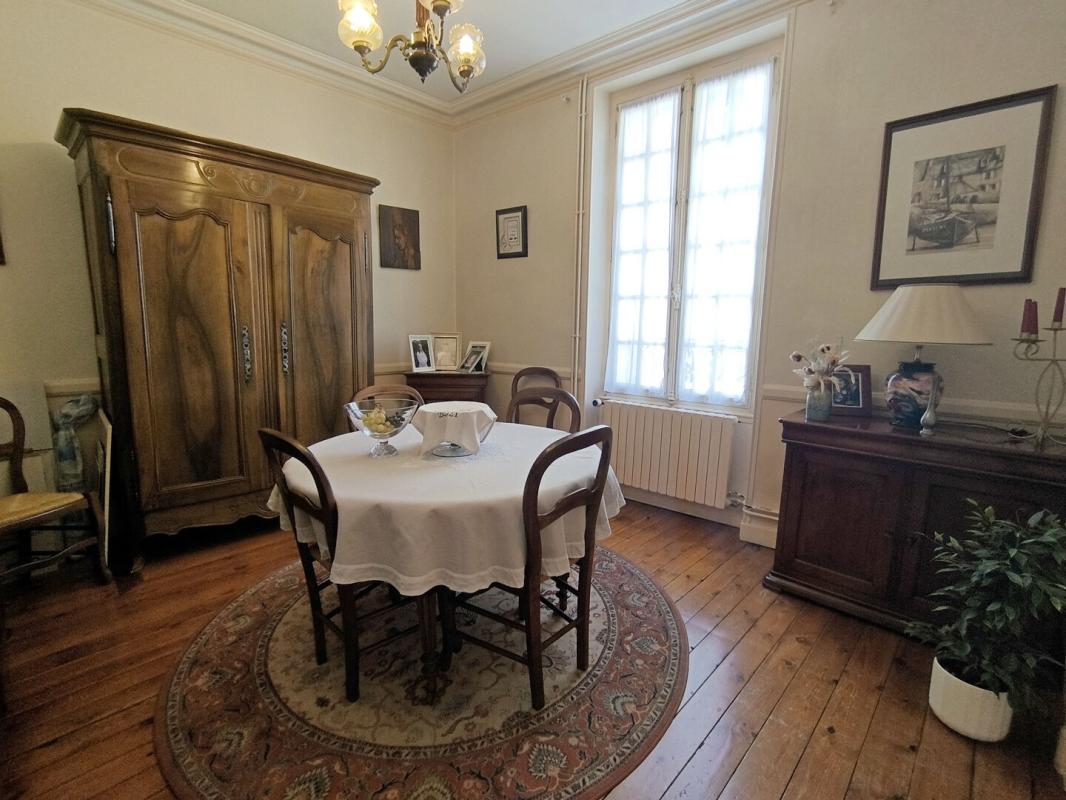 ALENCON Maison centre ville avec garage et jardin 6