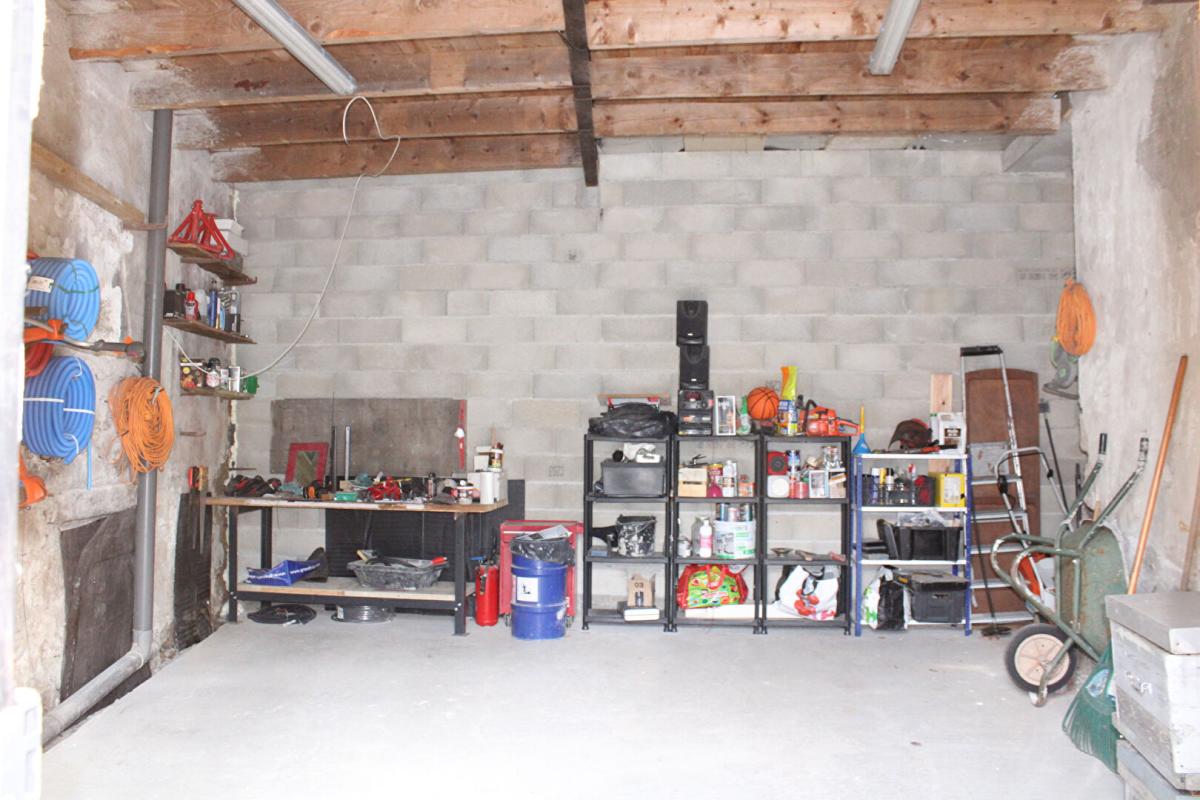 SAINT-BONNET-DE-MONTAUROUX Maison Saint Bonnet Laval 12 pièce(s) 141 m2 jardin 11