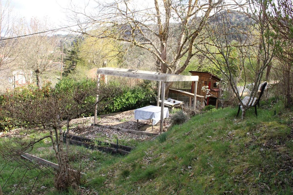 SAINT-BONNET-DE-MONTAUROUX Maison Saint Bonnet Laval 12 pièce(s) 141 m2 jardin 12