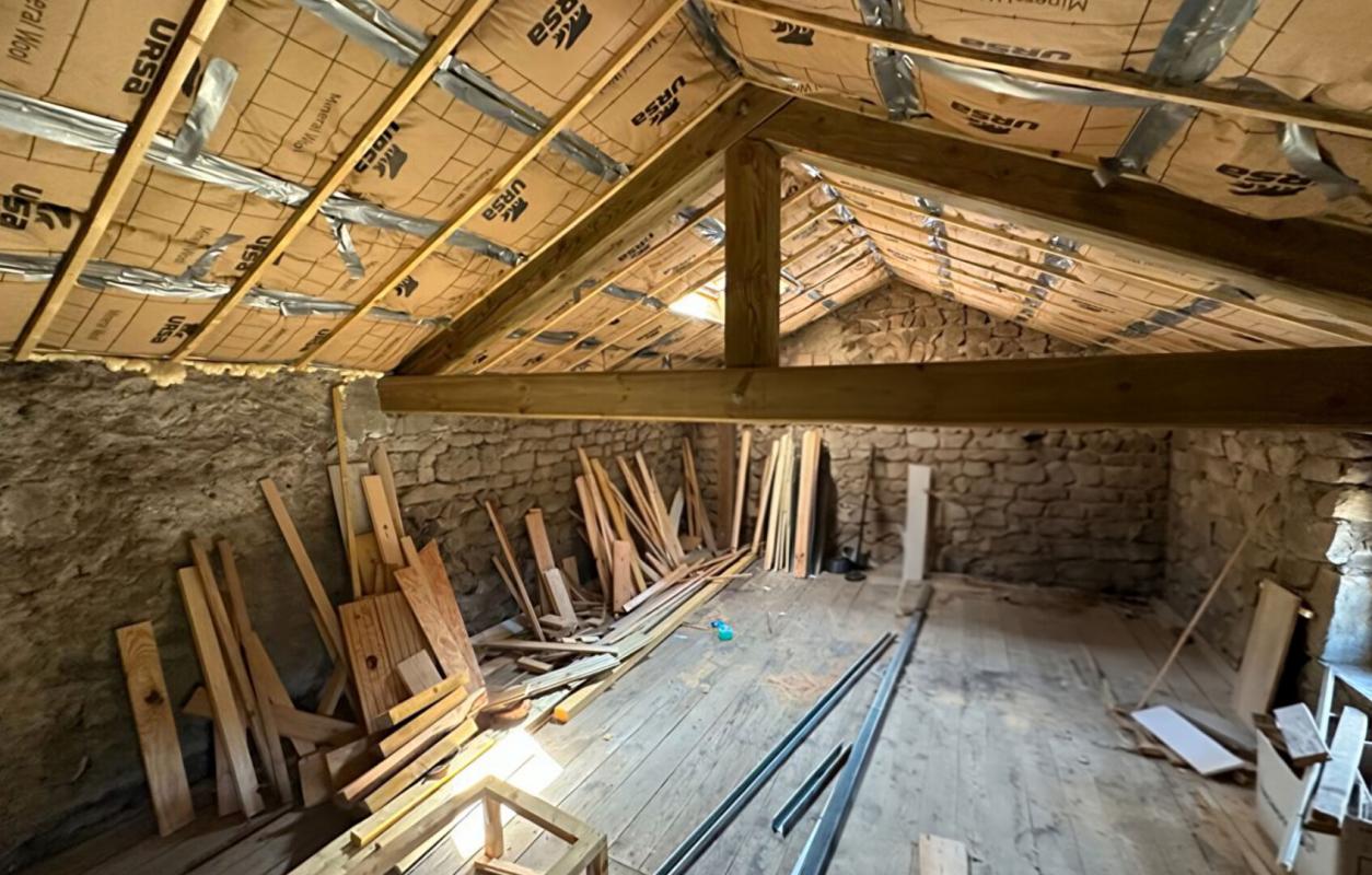 SAINT-BONNET-DE-MONTAUROUX Maison Saint Bonnet Laval 12 pièce(s) 141 m2 jardin 13