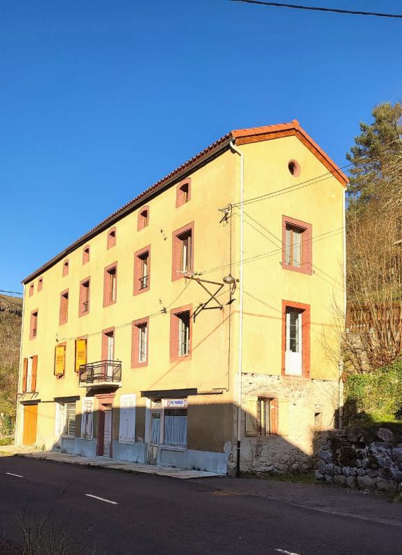 SAINT-BONNET-DE-MONTAUROUX Maison Saint Bonnet Laval 12 pièce(s) 141 m2 jardin 14