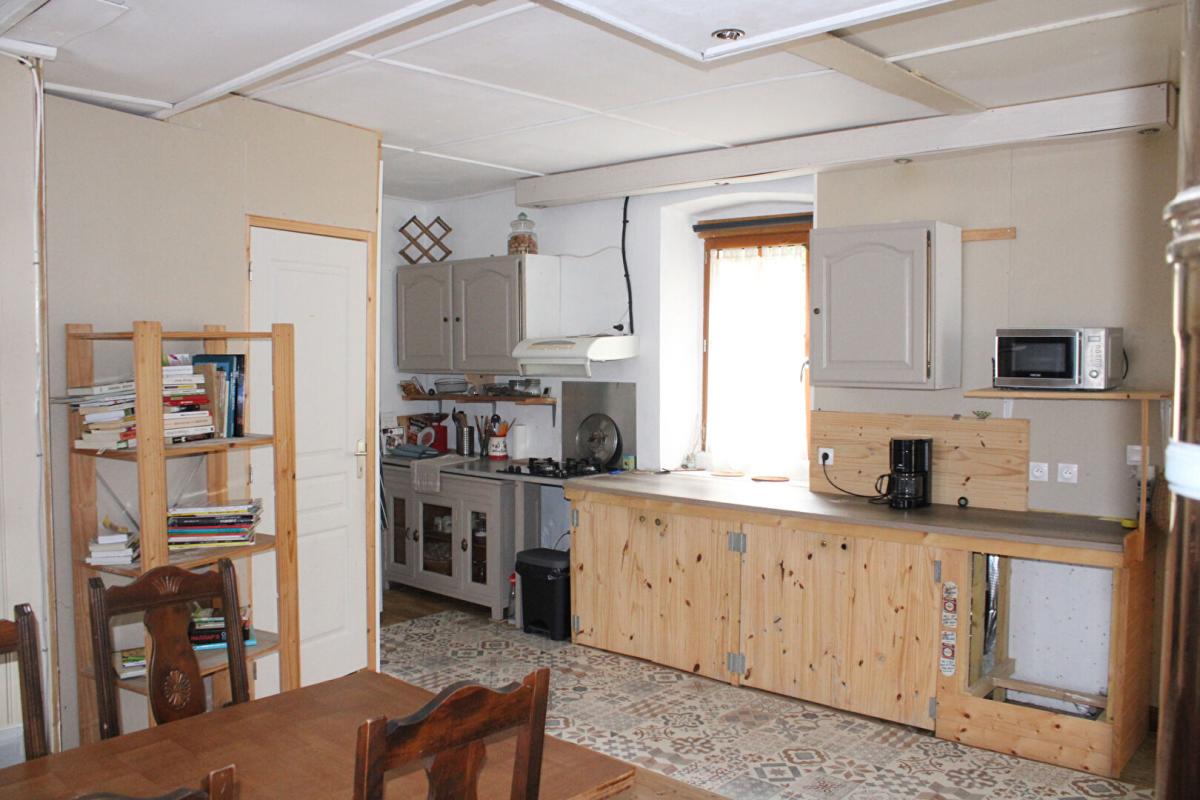 SAINT-BONNET-DE-MONTAUROUX Maison Saint Bonnet Laval 12 pièce(s) 141 m2 jardin 3