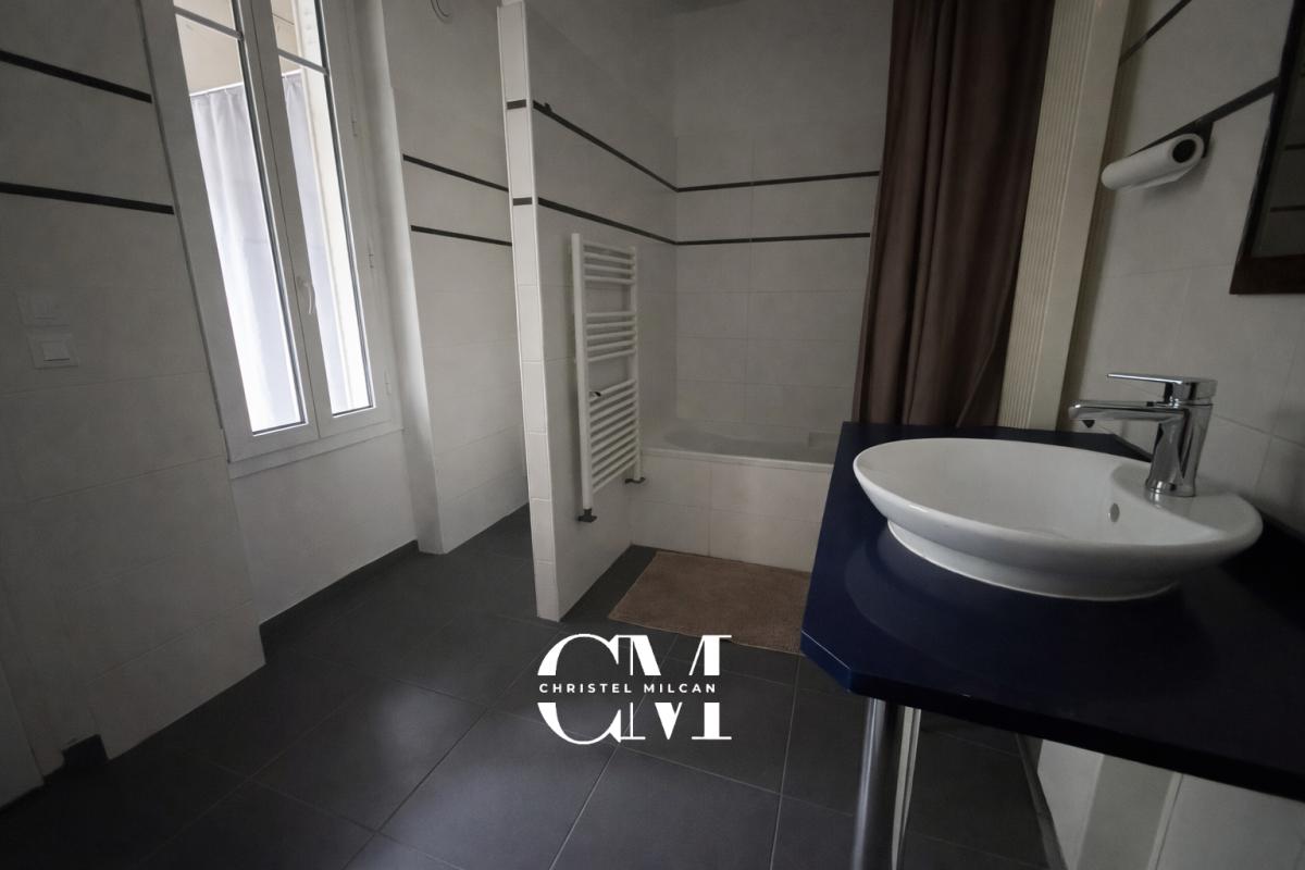 BORDEAUX Maison Bordeaux Lescure 7 pièces 270 m2, 2 garages, jardin 10