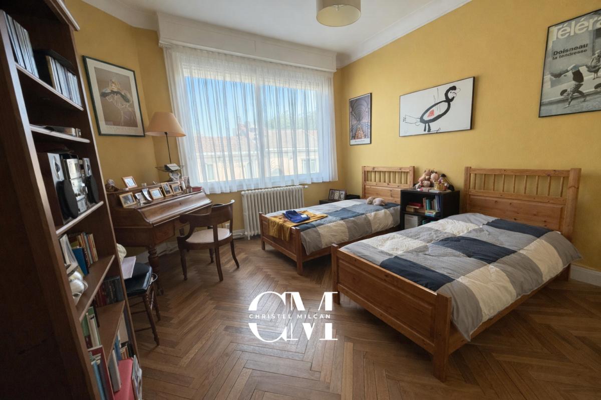 BORDEAUX Maison Bordeaux Lescure 7 pièces 270 m2, 2 garages, jardin 12