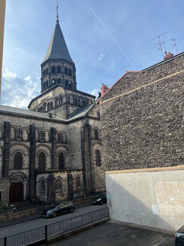CLERMONT-FERRAND Appartement T2 avec balcon, parking et caves 6