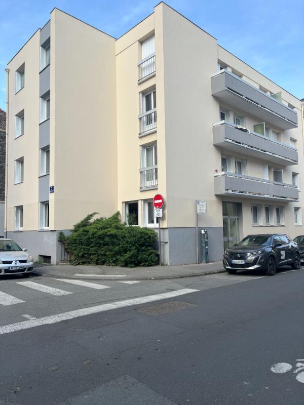 CLERMONT-FERRAND Appartement T2 avec balcon, parking et caves 7