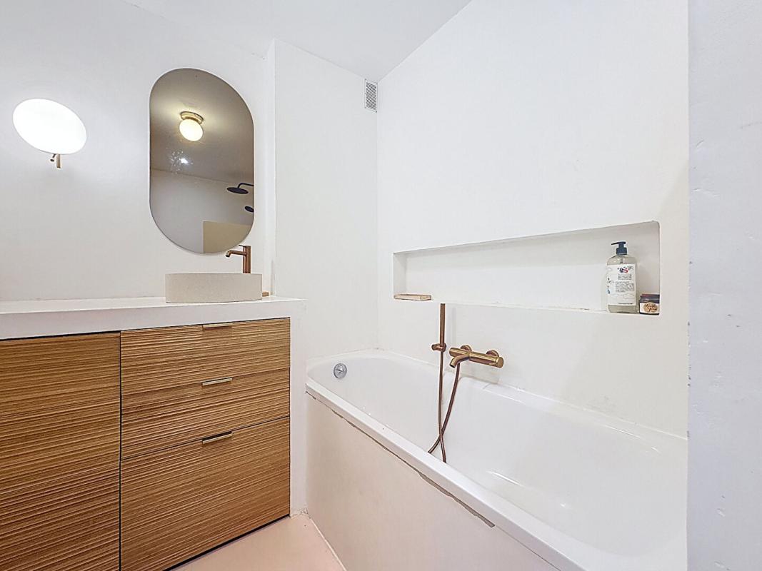 VANNES Appartement T3 dernier étage avec vue dégagée. Rénové par un architecte. Vannes Quartier Albert 1er Trussac 11