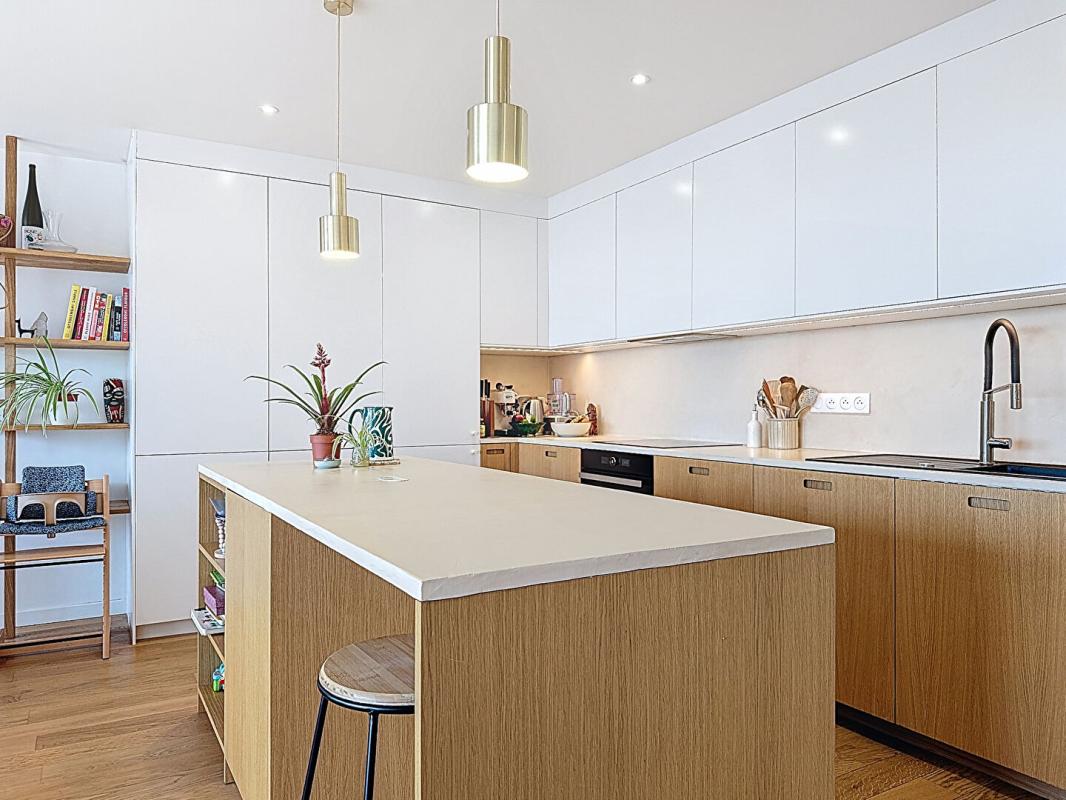 VANNES Appartement T3 dernier étage avec vue dégagée. Rénové par un architecte. Vannes Quartier Albert 1er Trussac 13