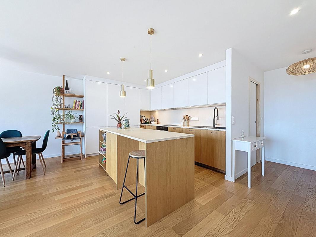 VANNES Appartement T3 dernier étage avec vue dégagée. Rénové par un architecte. Vannes Quartier Albert 1er Trussac 14