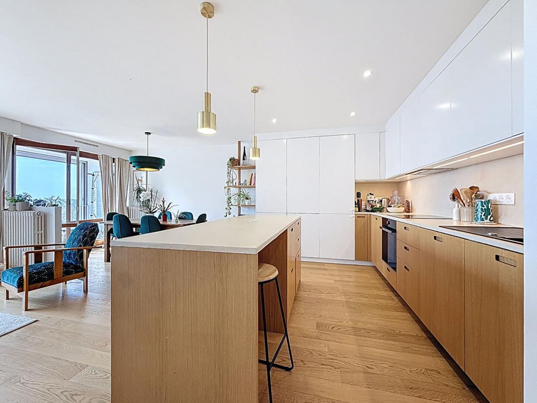 VANNES Appartement T3 dernier étage avec vue dégagée. Rénové par un architecte. Vannes Quartier Albert 1er Trussac 15