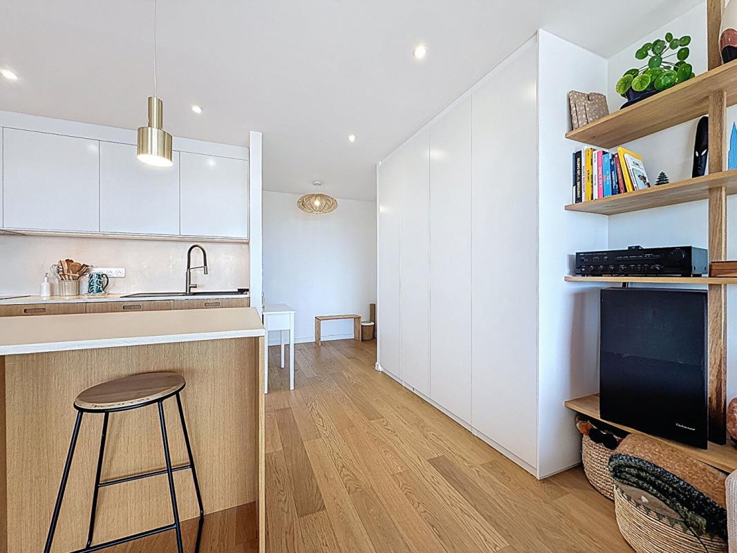 VANNES Appartement T3 dernier étage avec vue dégagée. Rénové par un architecte. Vannes Quartier Albert 1er Trussac 16