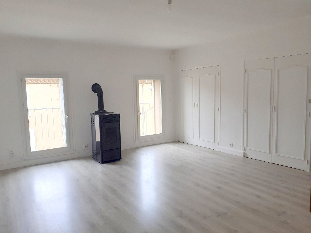 PéZENAS Appartement 74 m2 gd garage et local 70m² 2