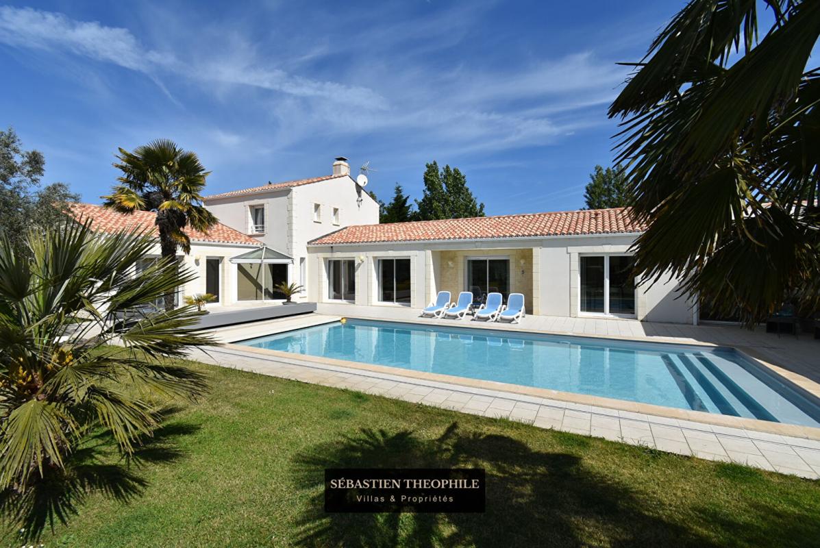 SAINT-JEAN-DE-MONTS Maison T7 Prestige avec annexes et dépendance 18