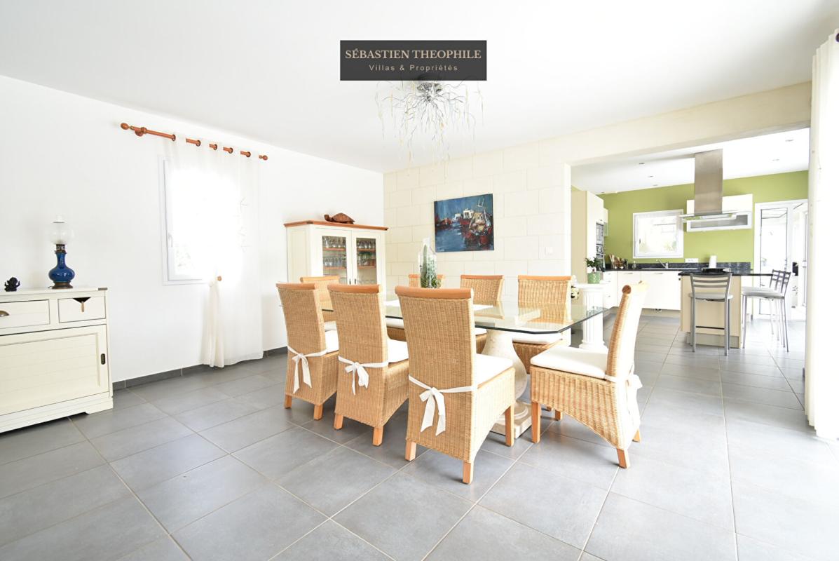 SAINT-JEAN-DE-MONTS Maison T7 Prestige avec annexes et dépendance 5