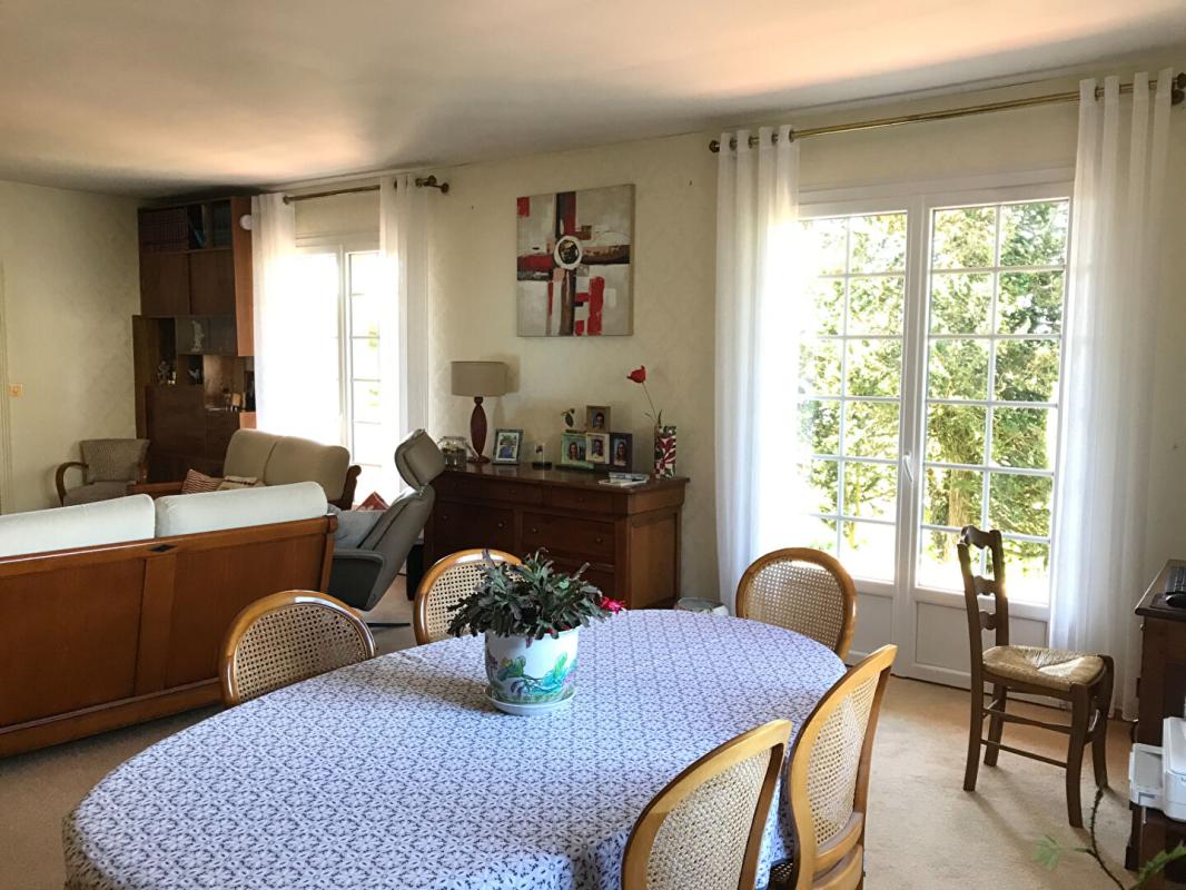 POUZAUGES Maison Pouzauges 85700, 2 chambres  plus logement 2