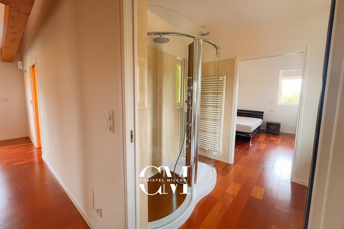 MONTPON-MENESTEROL Maison Montpon Menesterol 7 pièces 339 m2 sur une parcelle de 6400 m² piscine 11