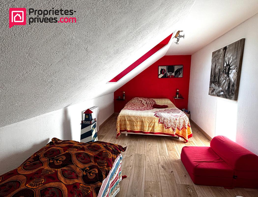 NEUVILLE-SUR-SARTHE Maison indépendante 6 pièce(s), 114 m2, Neuville Sur Sarthe 13