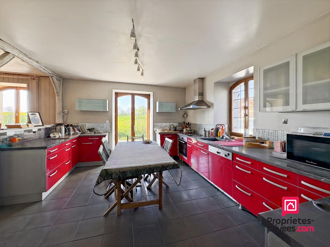 SEMUR-EN-AUXOIS Maison Semur En Auxois 8 pièce(s) 234 m2 2